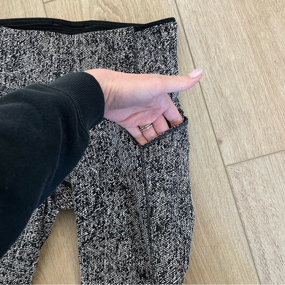 Lululemon Leggings with Pockets - Picture 3 of 5